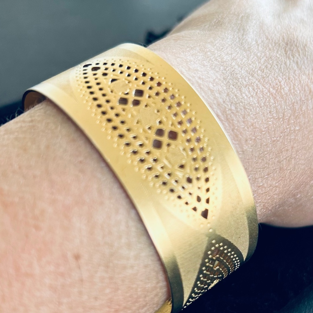 FRENCH GORGEOUS CUFF GOLD BRACELET
